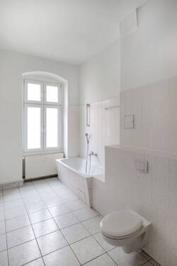 Wannenbad mit Fenster - 