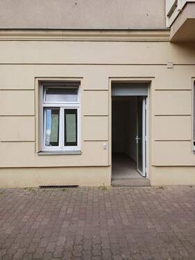 20230601_092057.jpg - Quadratisch, praktisch, gut! Kleine Gewerbeeinheit am Friedrichshain