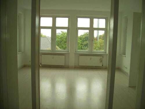 Wohnzimmer - 2 Zimmer Etagenwohnung zur Miete in Brandenburg an der Havel