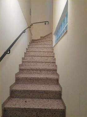 2. Treppenhaus zum Obergeschoss - 