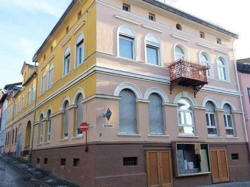 2 Gewölbekeller von außen zugängig. - 