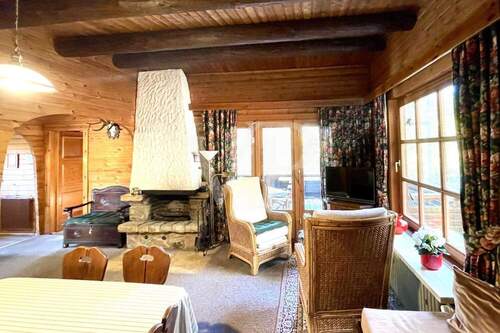 Wohn-Esszimmer 1. Obergeschoss mit Kamin - 