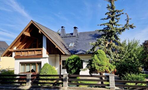 15197-kurz - Stilvolles und individuelles Einfamilienhaus in Königsee