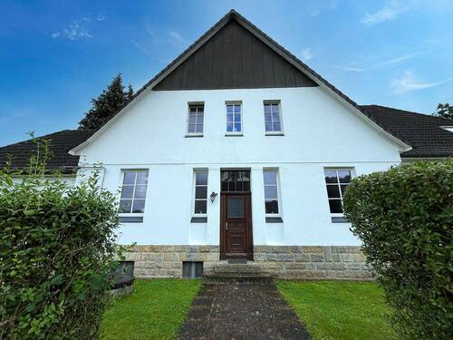 Ansicht vorne - 9 Zimmer Mehrfamilienhaus, Wohnhaus zum Kaufen in Bünde