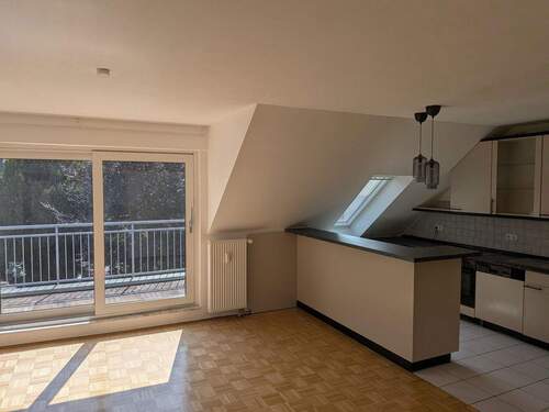 Wohnzimmer 2 - 2 Zimmer Etagenwohnung in Leverkusen-Schlebusch