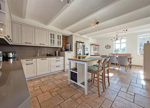 Hochwertige Küche - 5 Zimmer Einfamilienhaus zum Kaufen in Hungen