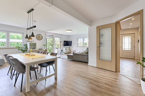 Das grosse Wohn - und Esszimmer - 