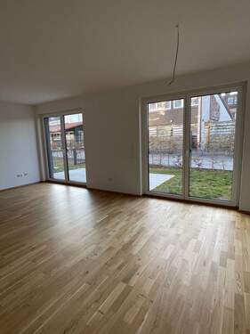 Wohnzimmer2.jpeg - 4 Zimmer Etagenwohnung in Erlangen