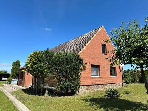 Hausansicht - 5 Zimmer Einfamilienhaus zum Kaufen in Demmin