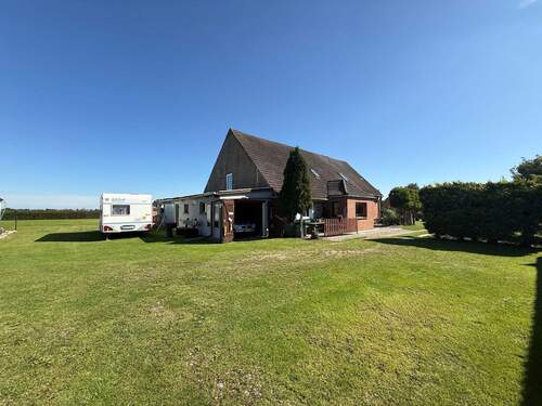 Haus- und Grundstücksansicht - 