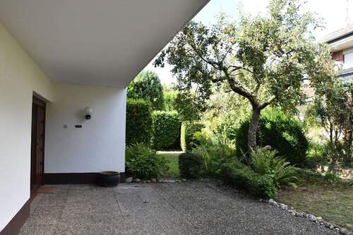 Eingangsterrasse - Einfamilienhaus mit 176,00 m&sup2; in Dieburg zur Miete