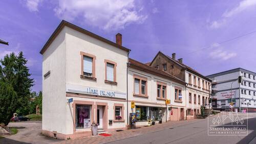 Straßenansicht Ladenlokale-Festsaal - 