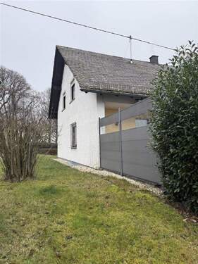 Seitenansicht - Einfamilienhaus mit 150,00 m&sup2; in Welschneudorf zum Kaufen