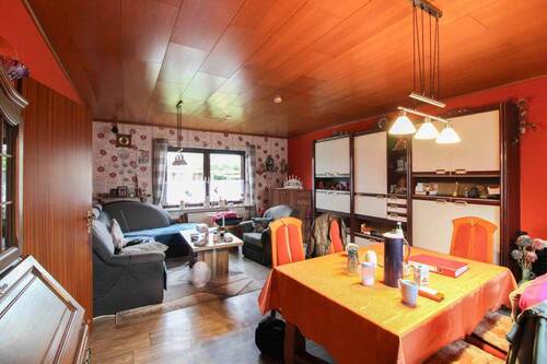 Wohnzimmer - 4 Zimmer Einfamilienhaus in Neumünster