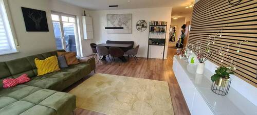 Wohnzimmer - Provisionsfrei: Exklusive Maisonette-Gartenwohnung im Franzosenviertel von Mühlheim am Main