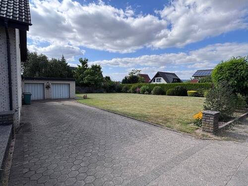 Garten rechts Bauplatz - 7 Zimmer Einfamilienhaus zum Kaufen in Kirchlengern