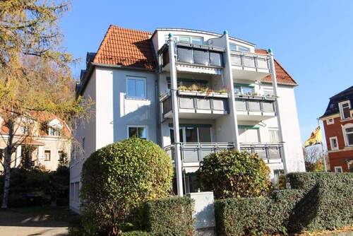 Straßenansicht - 3 Zimmer Etagenwohnung zum Kaufen in Freital