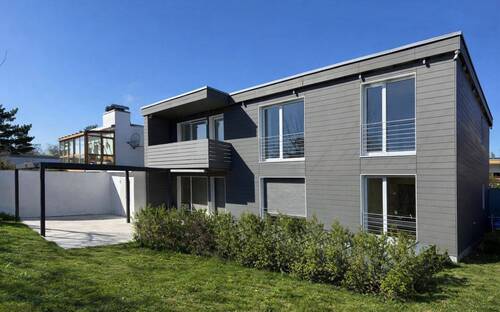 Blick aus dem Garten - SELTEN: Freistehendes Haus mit Potenzial in TOPLAGE mit Südgarten am Donaupark Westenviertel
