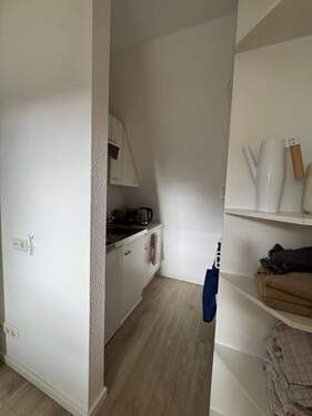 22. Haus li. Pantry - 