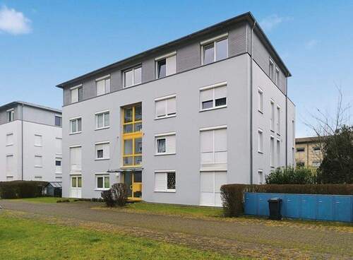 Das Haus von außen - 4 Zimmer Etagenwohnung zum Kaufen in Schopfheim