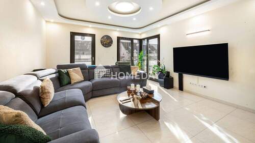 EG Wohnzimmer 2 - 6 Zimmer Mehrfamilienhaus, Wohnhaus zum Kaufen in Waiblingen