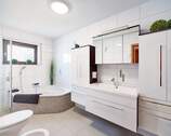 Tolles Tageslichtbad - 