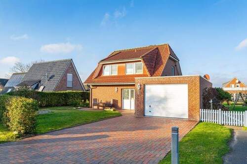 Auffahrt - 5 Zimmer Einfamilienhaus zum Kaufen in Neuharlingersiel