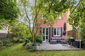 Rückansicht und Terrasse - Attraktive Doppelhaushälfte mit Garten und Terrasse in gefragter Lage von Karlshorst