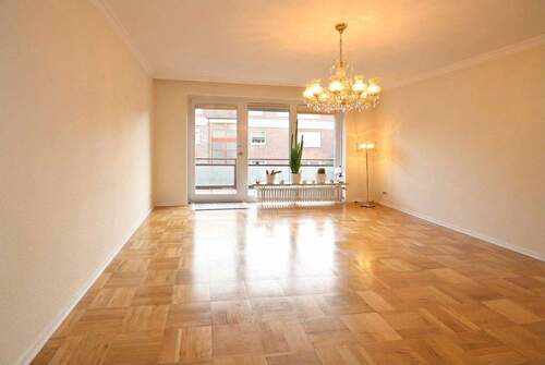 Blick ins Wohnzimmer - 