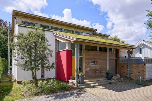 Blick zum Haus - 8 Zimmer Einfamilienhaus zum Kaufen in Hoisdorf