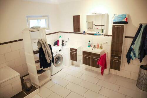 Waschtisch Bad - 2 Zimmer Etagenwohnung in Amberg