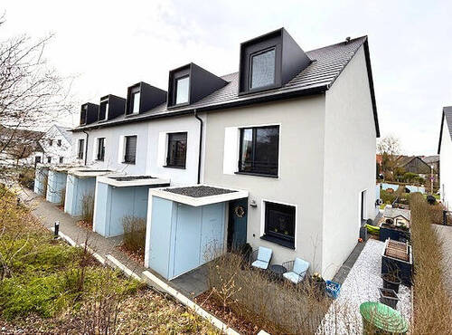 Vorderansicht - Reiheneckhaus mit viel Platz für die ganze Familie