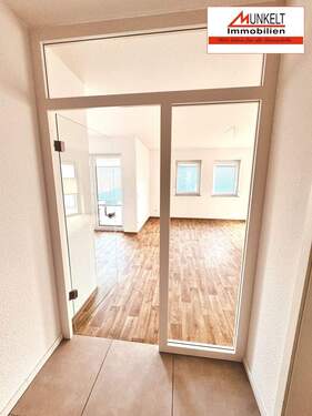 zum Wohnzimmer - 4 Zimmer Etagenwohnung in Gutenborn