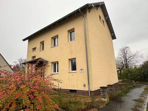 Ansicht - Zweifamilienhaus mit Doppelgarage