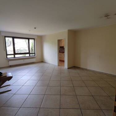 Wohnraum , Essplatz rechts neben der Küche - 