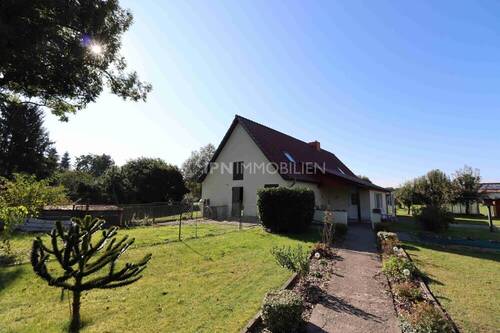 Außen - 5 Zimmer Einfamilienhaus zum Kaufen in Wardow / Teschow