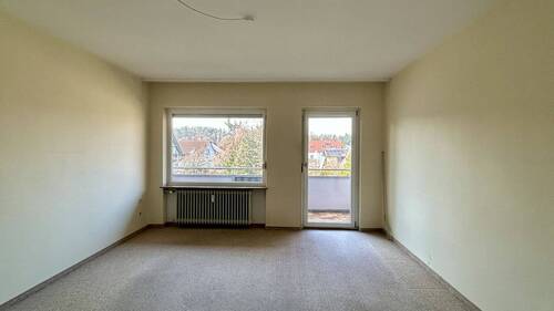 1 Wohnzimmer - 2 Zimmer Etagenwohnung zum Kaufen in Erlangen