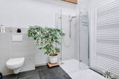 Badezimmer mit Dusche - 