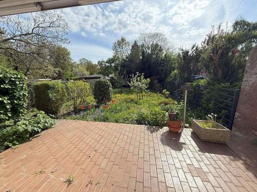 Gartenansicht - Doppelhaushälfte mit viel Potenzial sucht neue Familie!