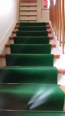 Treppenhaus Blick nach Norden: Erste Treppe zum OG - 