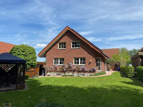 Westseite mit Garten - 5 Zimmer Einfamilienhaus zum Kaufen in Spenge