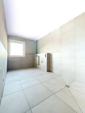 Badezimmer mit bodengleicher Dusche - 