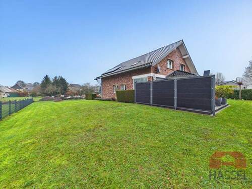 Freistehend mit Privatsphäre - 