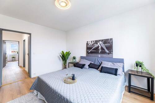 Elternschlafzimmer - Etagenwohnung mit 78,50 m&sup2; in Hallstadt zum Kaufen