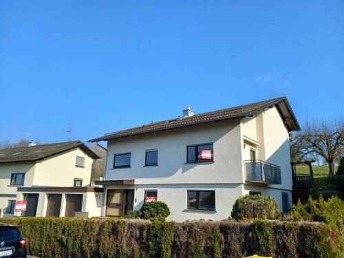 Ansicht - Großes Familien- Generationenhaus mit Sonnengrundstück und Blick ins Grüne
