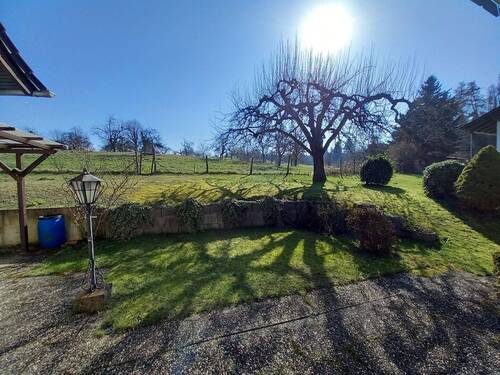 Blick ins Grüne - 8 Zimmer Einfamilienhaus in Kuppenheim