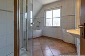 Badezimmer Dachgeschoss - 