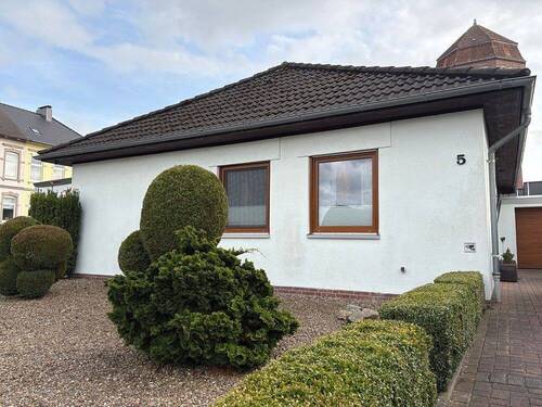 Bild 1 - Modernisierter Bungalow mit Wintergarten in Nordenham