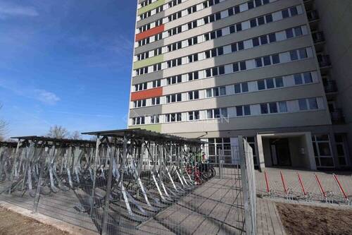 Außenansicht - 1 Zimmer Appartement mit saniertem Badezimmer und Parkplatz vor der Tür