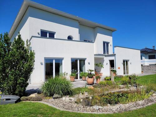 Hausansicht - +++ RESERVIERT +++Für die Wenigen, die mehr wollen - Modernes Einfamilienhaus